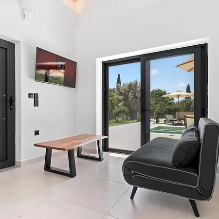 Luxury Waterfalls Privet Pool Jacuzzi Villa *